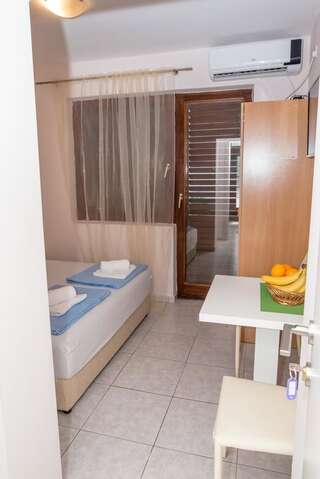 Гостевой дом Apartments Vjera Petrovac Петровац Номер-студио Делюкс с кроватью размера "king-size"-11