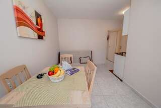 Гостевой дом Apartments Vjera Petrovac Петровац Апартаменты с террасой-4