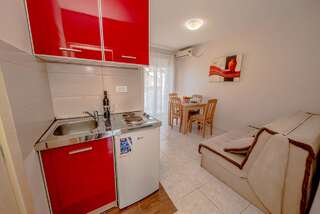 Гостевой дом Apartments Vjera Petrovac Петровац Апартаменты с террасой-1