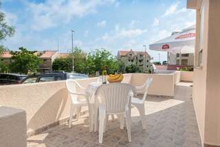 Гостевой дом Apartments Vjera Petrovac Петровац Номер-студио с кроватью размера "king-size" и диван-кроватью-1